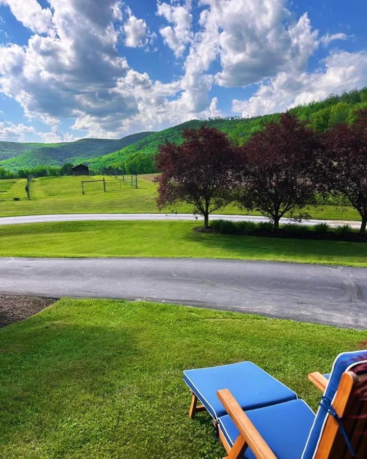 37 Oak Ridge House Bed & Breakfast Wellsboro Bagian luar foto