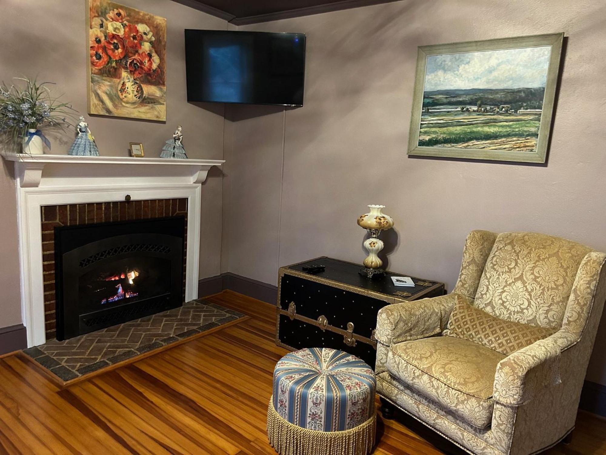 37 Oak Ridge House Bed & Breakfast Wellsboro Bagian luar foto